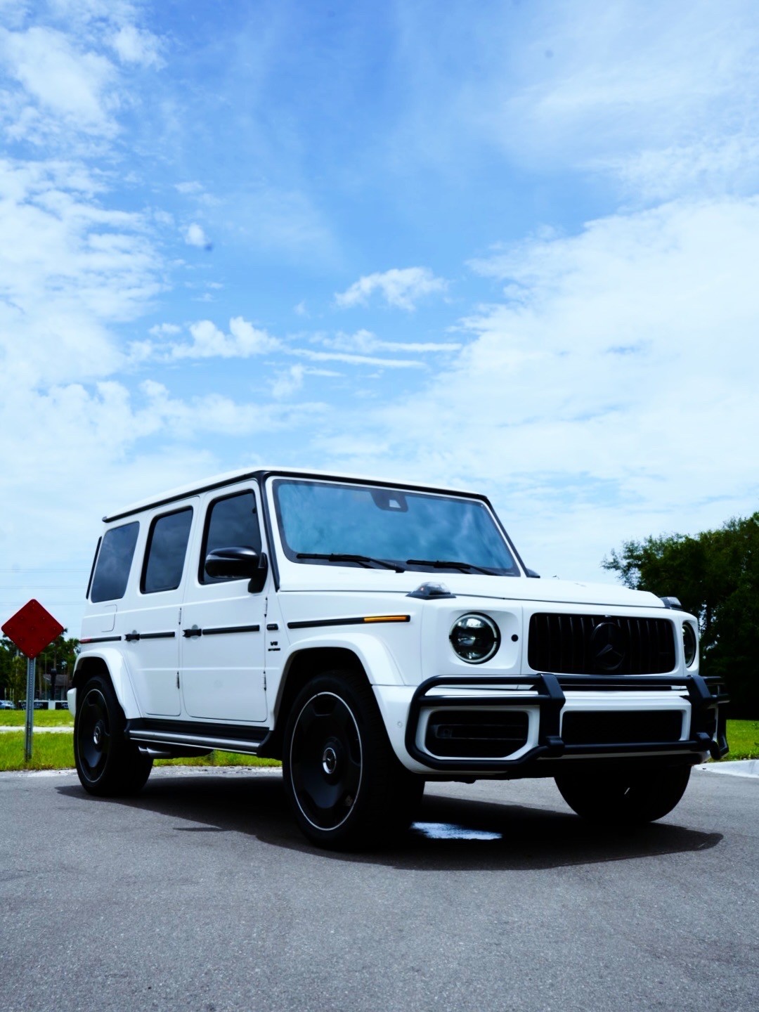 G-Wagon / Front three-quarter